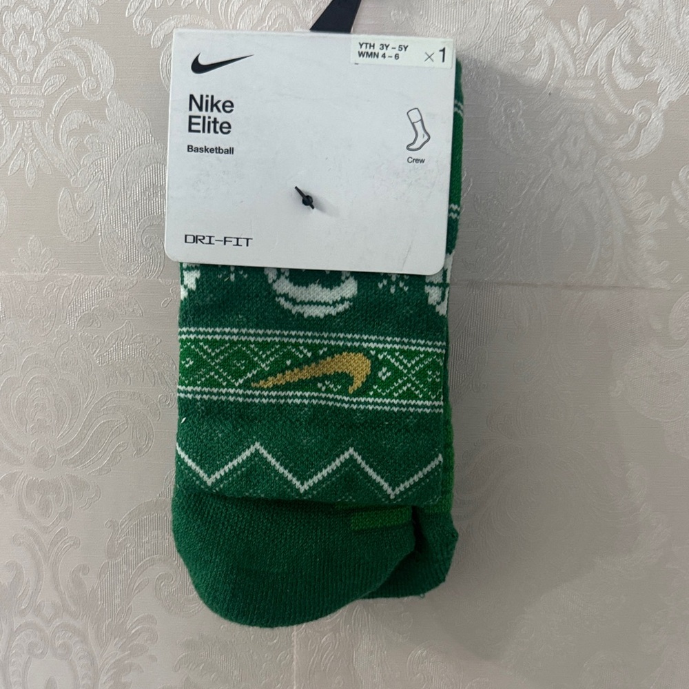 Nike Elite Holiday Green and Gold Basketball Crew Socks
